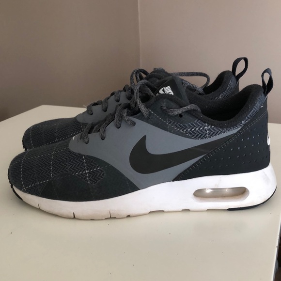 Nike Air Max Tavas Grau Weiß not in Nike Air Max Tavas Grau Weiß not in